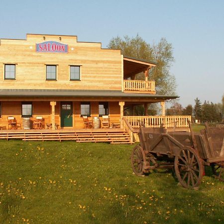 Horse Lake Ranch Neuendorf  Εξωτερικό φωτογραφία