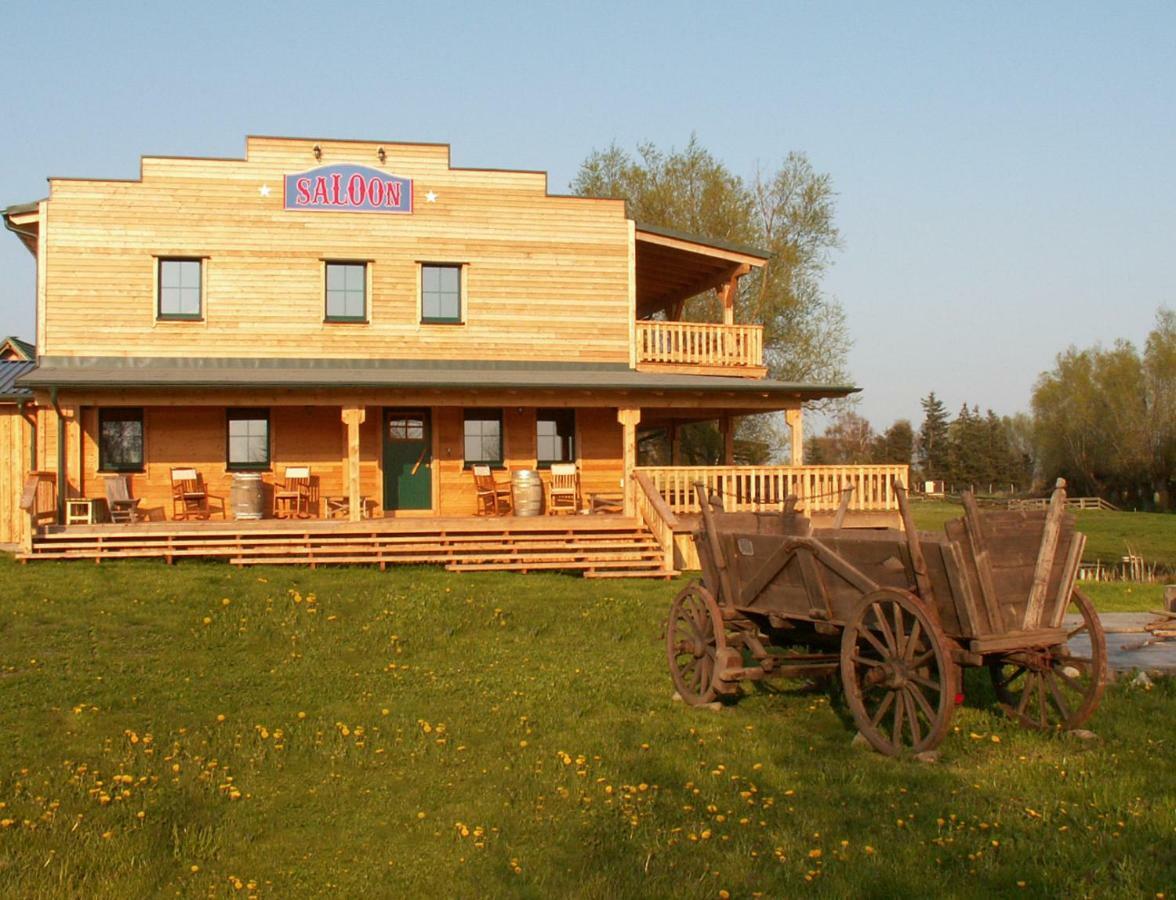 Horse Lake Ranch Neuendorf  Εξωτερικό φωτογραφία