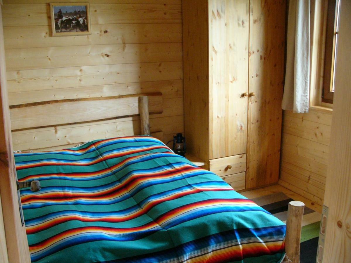Horse Lake Ranch Neuendorf  Εξωτερικό φωτογραφία